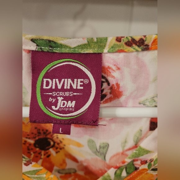 Scrubs Floral top and Red pants size Large - Picture 2 of 5